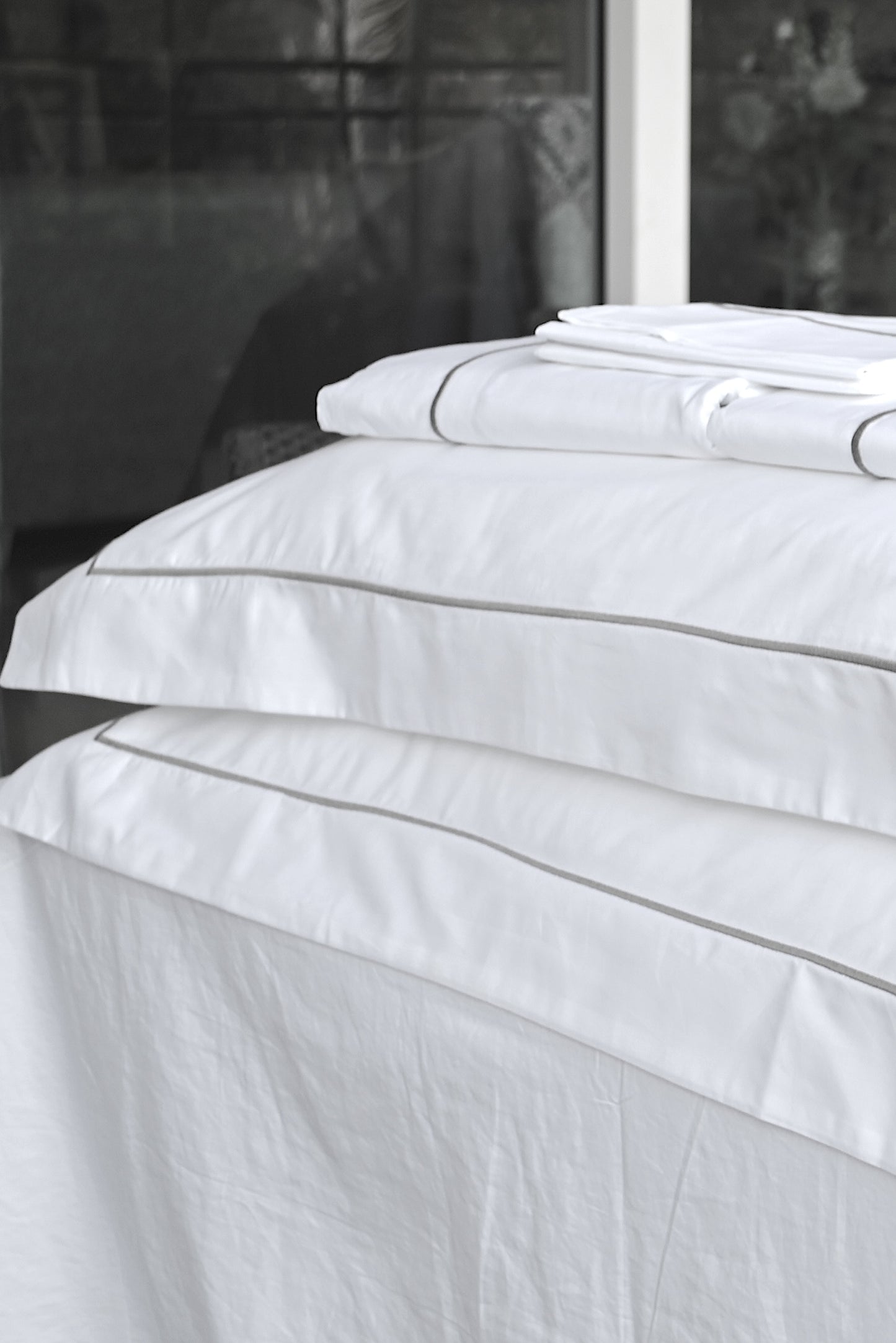 SIGNATURE - 300TC Cotton Percale Bed Sheet (w/ 4 Pillowcase)